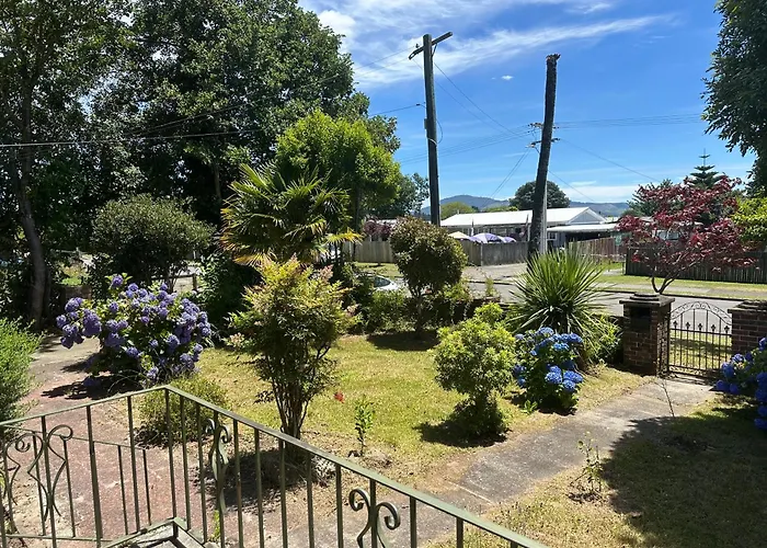 Red Sunny House Rotorua